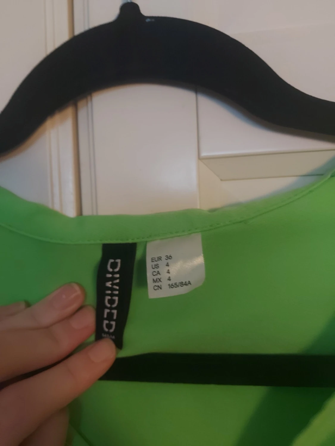 Limegrön croppad topp med ringdetalj - 3