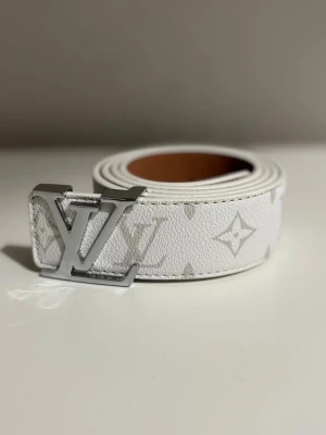 Lv bälte  - Helt ny, skickas inom kort tid