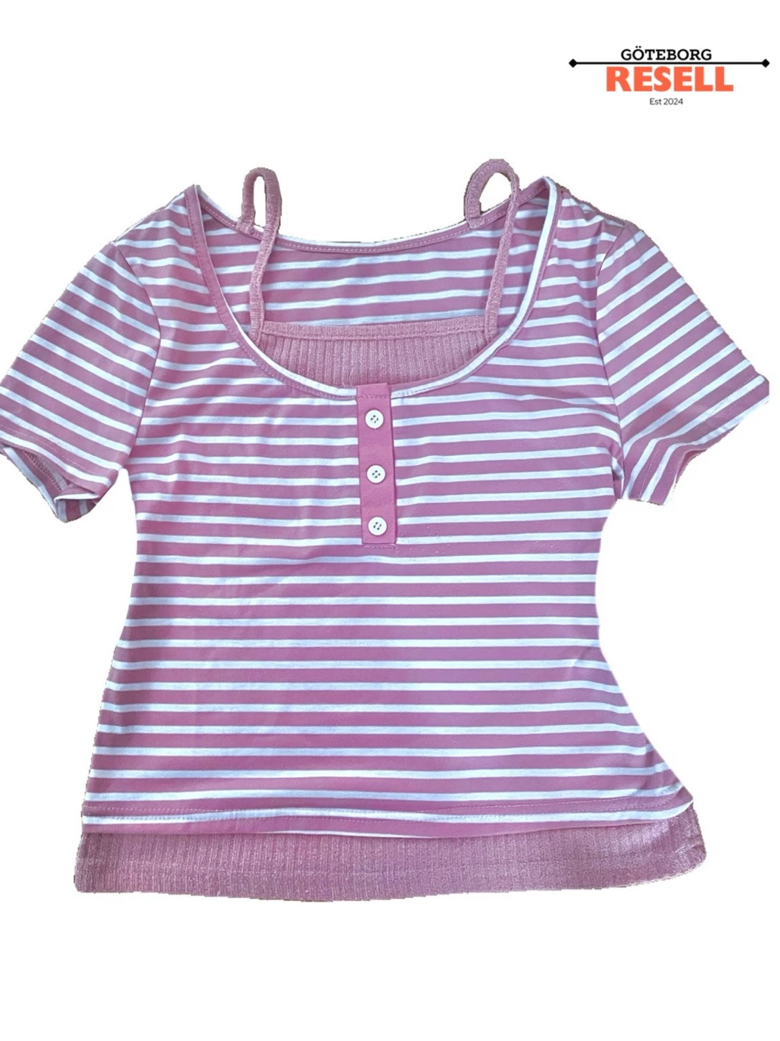 Rosa och vit randig topp med knappar