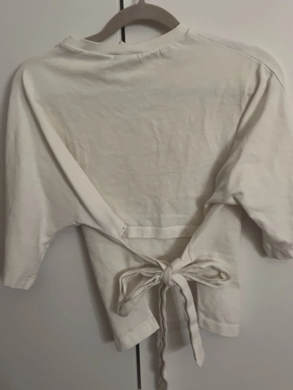 Vit topp, från Nelly  - 3