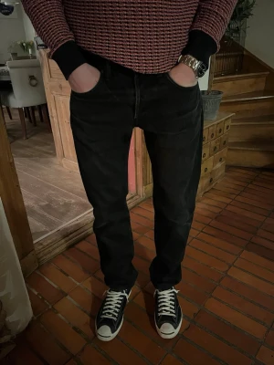 Vintage Edwin Jeans - Tokyo Japan - Coola Svarta jeans, storlek ca 30/32 M