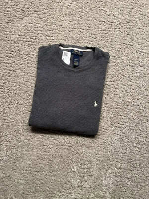 Ralph lauren tröja - En riktigt snygg och stilren Ralph lauren tröja. Storlek M. Skick 10/10
