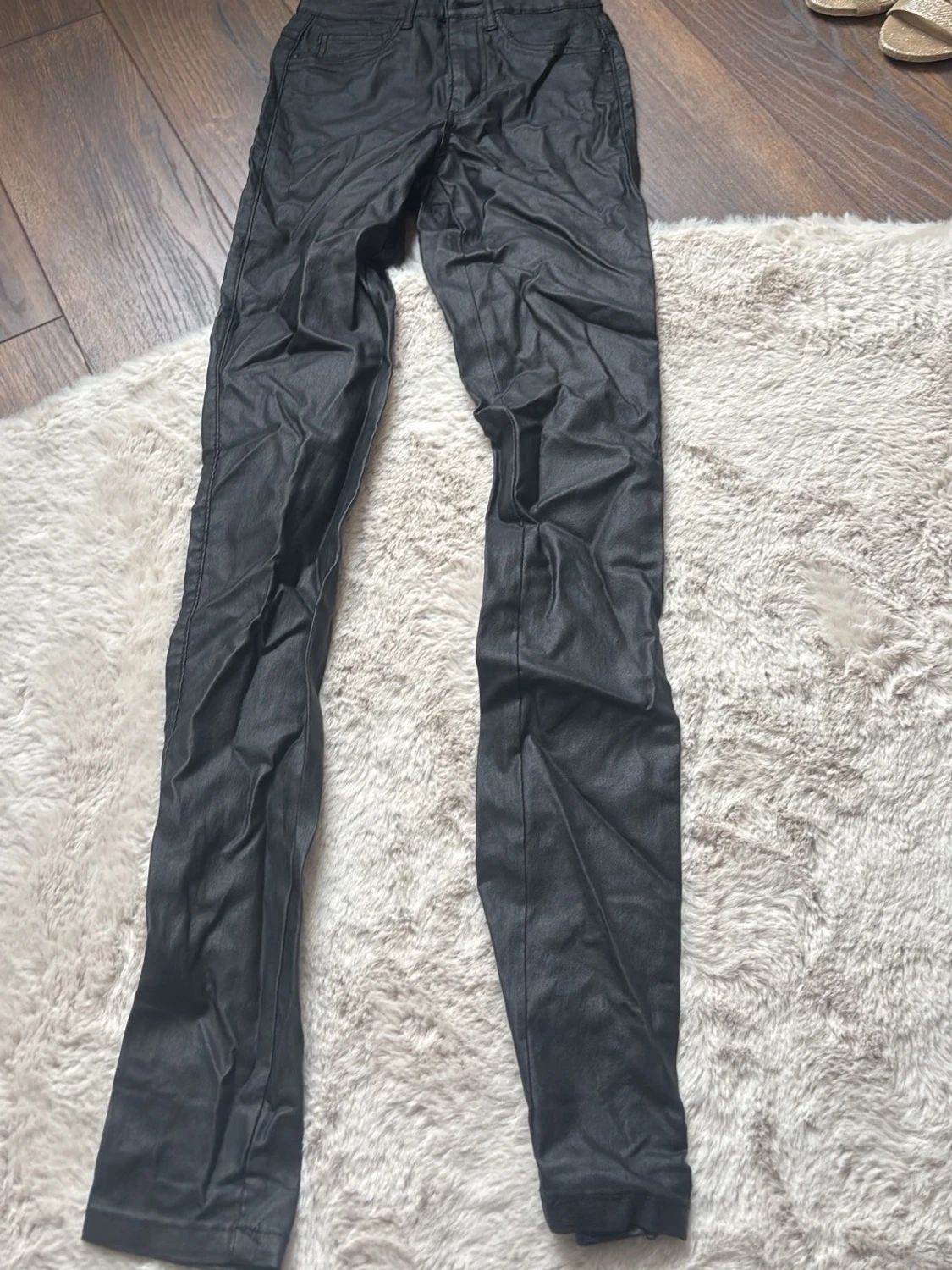 Svarta coated jeans från ONLY - 2