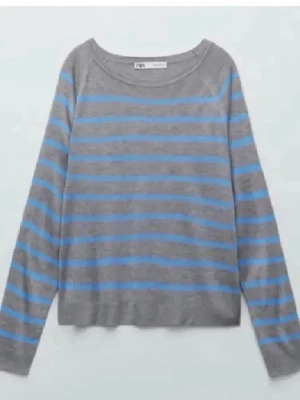 Gråblå randig tröja från Zara - Stickad tröja från zara storlek M💗