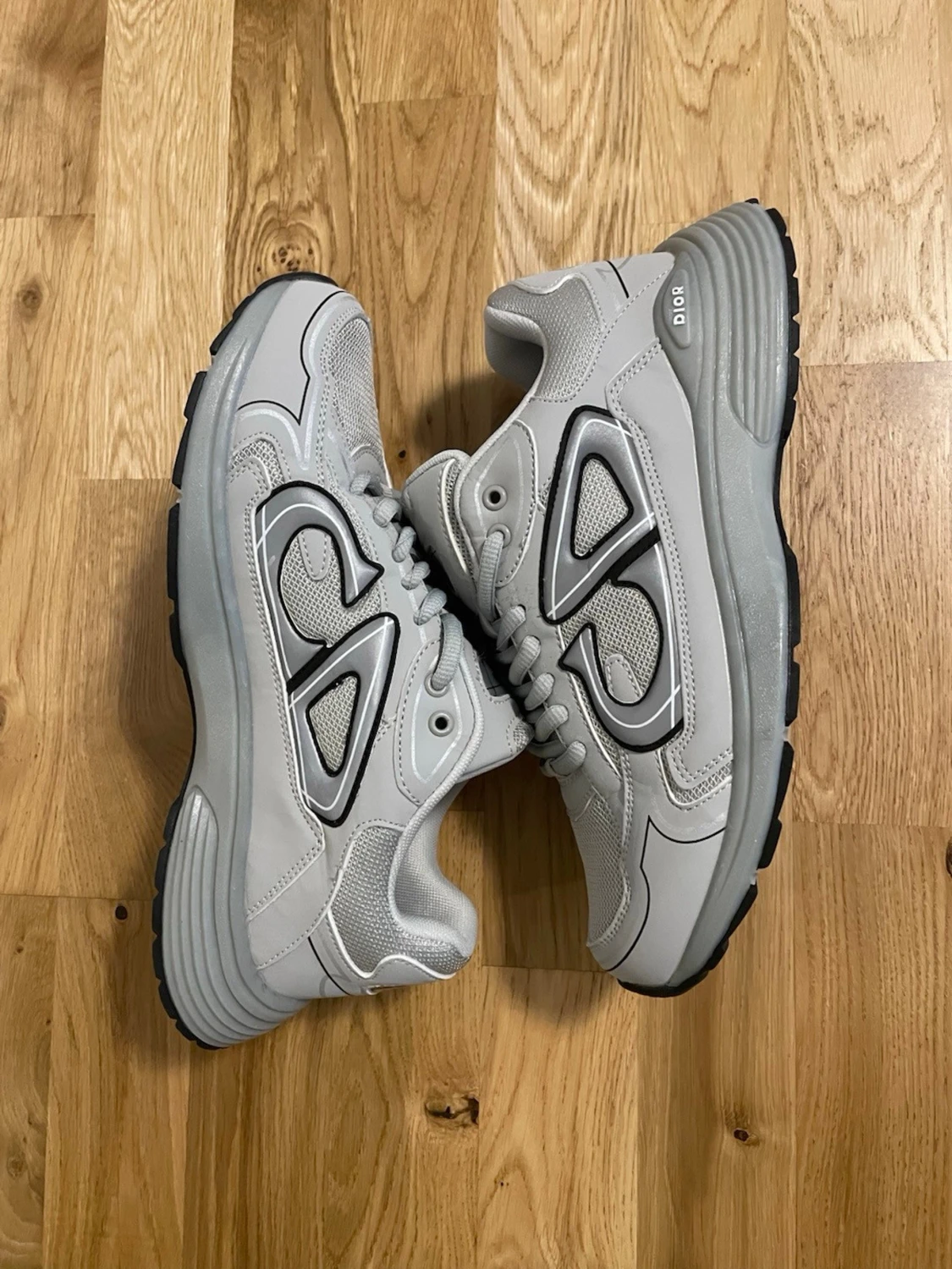 Sneakers - 1