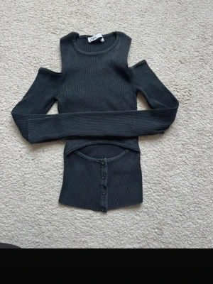 Zara tröja -  Jättefin tröja i jättebra skick som tyvärr inte kommer användning 💞