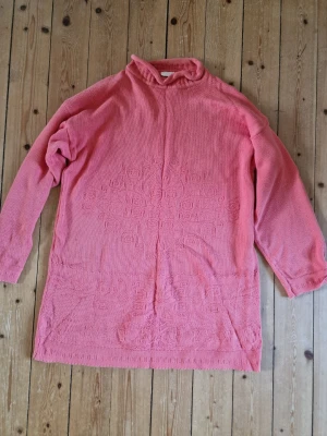 Helt ny stickad tröja helt oanvänd Medium  - Helt ny oanvänd tröja 