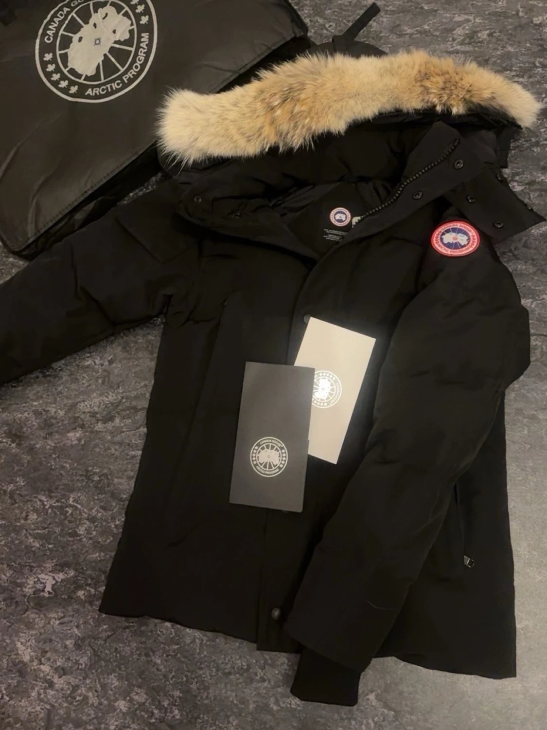 Svart dunjacka från Canada Goose