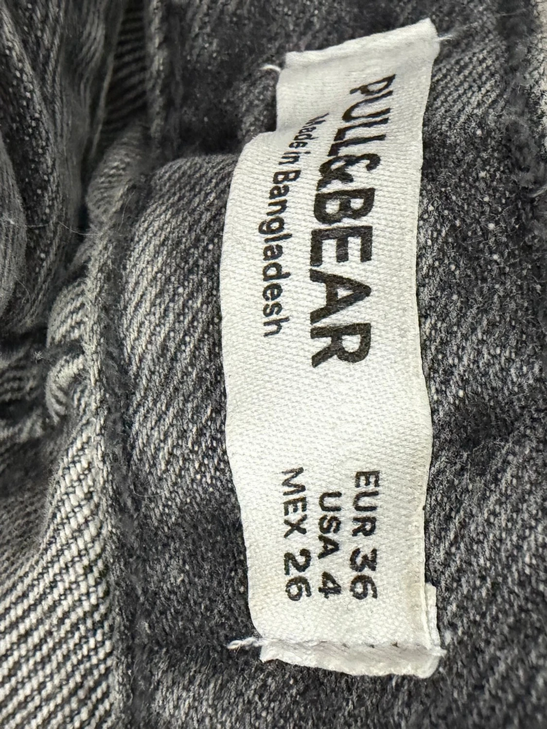 Gråa slitna denimshorts - 2