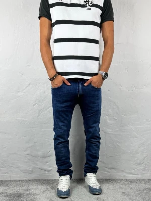Replay jeans  - Ett par riktigt snygga jeans från Replay i storlek W28 L30 i modellen Jondrill 