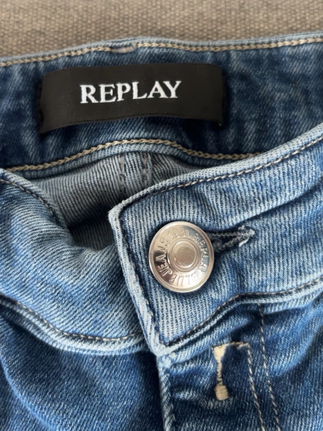 Blå raka jeans med fem fickor - 2