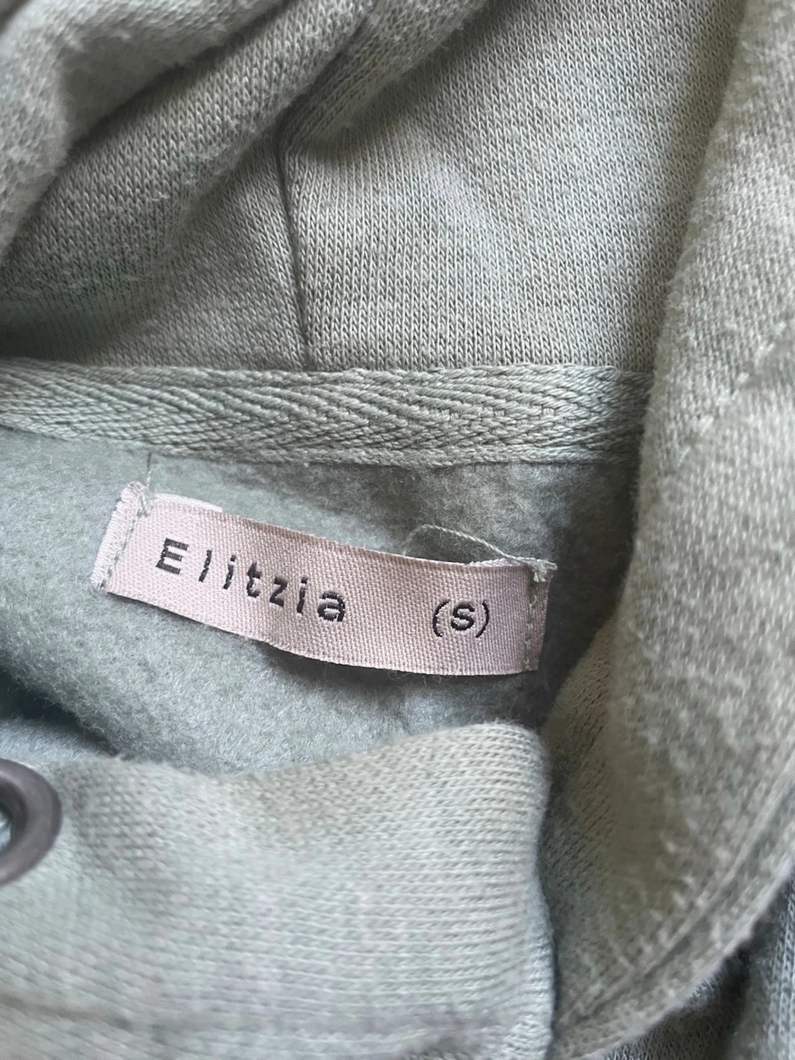 Ljusgrå hoodie med magficka - 2