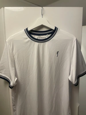 Rs sports tränings T-shirt ny - Aldrig använd T-shirt. Hör av dig vid frågor