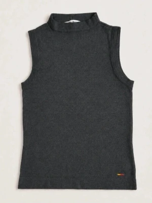 Mörkgrå ärmlös polotopp Tommy Hilfiger Y2K - Snygg mörkgrå ärmlös polotopp från Tommy Hilfiger. Toppen är stickad och har en hög krage som ger en clean look. Liten broderad logga i nederkant. Perfekt att styla med jeans eller kjol för en trendig outfit.