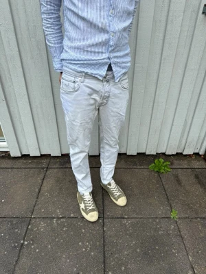 Jacob Cohen jeans - Vita Jacob Cohen jeans - modell: 688 Storlek: W32 - skick: 9/10 - nypris runt 5000 