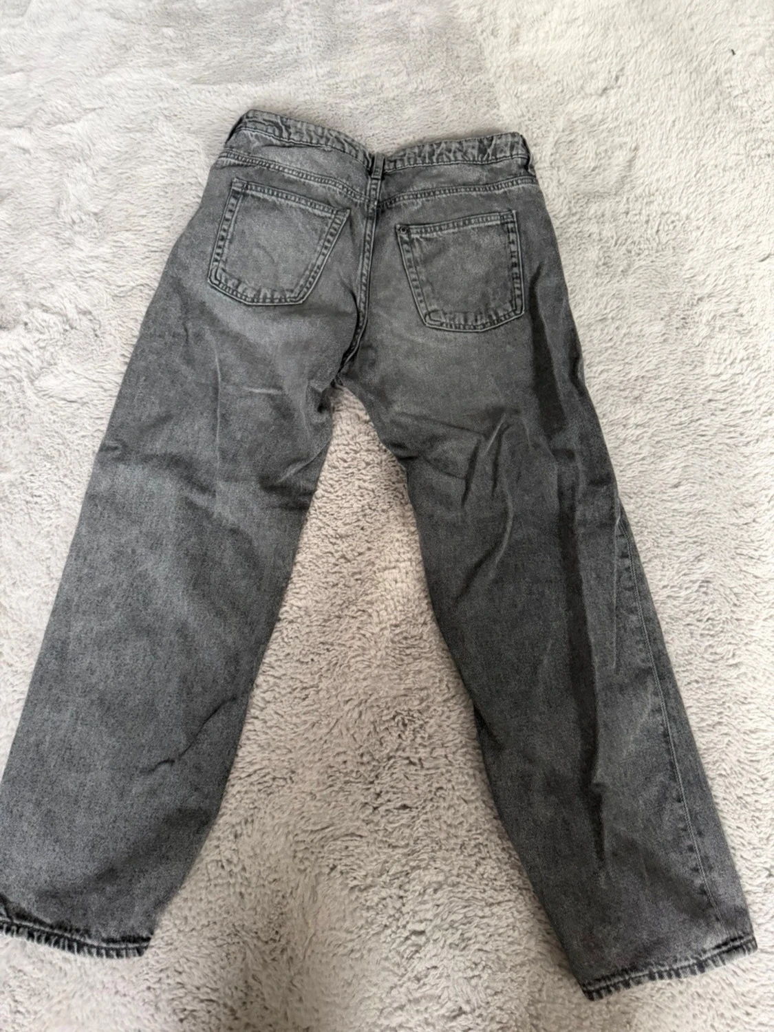 Grå raka jeans med normal passform - 1