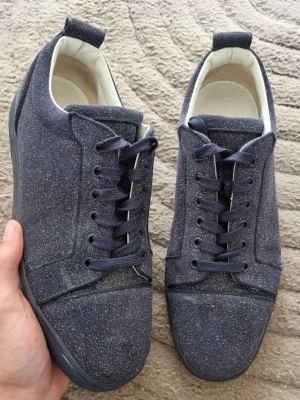 Cristinan louboutin limited edition  - Ny skick lite tecken på användning.            Inget og