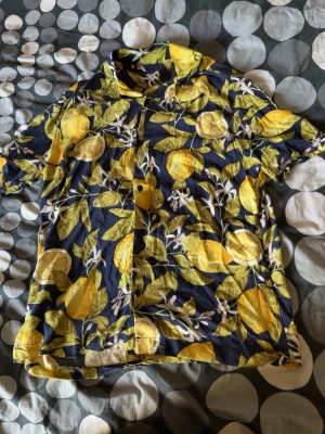 Sommar skjorta - Från H&M. Skönt tyg