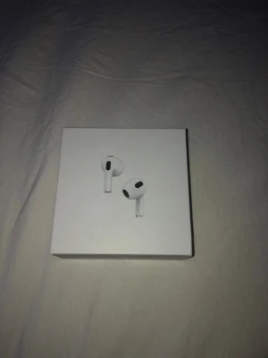 Apple AirPods 3 - Helt nya har ett bättre par