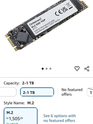 Intenso M.2 SSD 1TB - Supersnabb M.2 SSD från Intenso med 1TB lagringsutrymme. Slimmad svart och guldfärgad design med etikett på ovansidan. Perfekt för att uppgradera din dator med snabbare lagring och bättre prestanda.