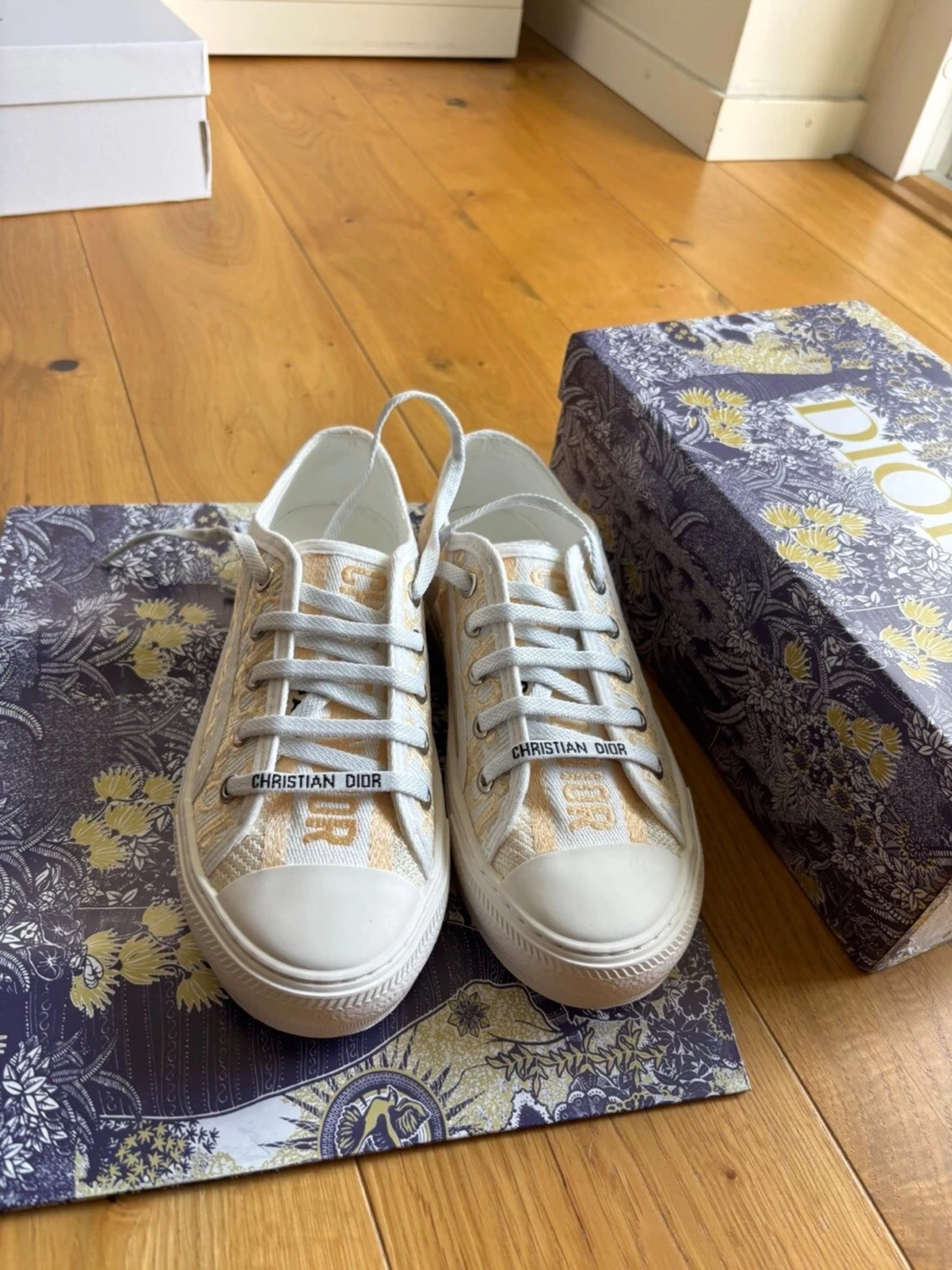 Beige Dior sneakers med monogram - 2
