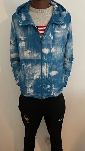 Woolrich windbreaker - Woolrich windbreaker nypris 2800kr storlek XL men sitter som L 