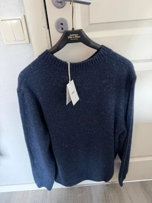 Dobber Crewneck - Helt ny aldrig använd, Storlek L. Inhandlad på zalando.
