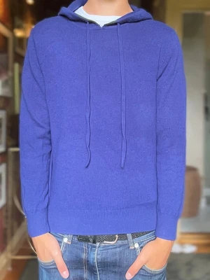 Cashmere Hoodie - Snygg cashmere hoodie för vardaglig användning.