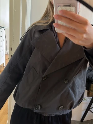 trenchcoat  - Trenchcoat ifrån pull&bear