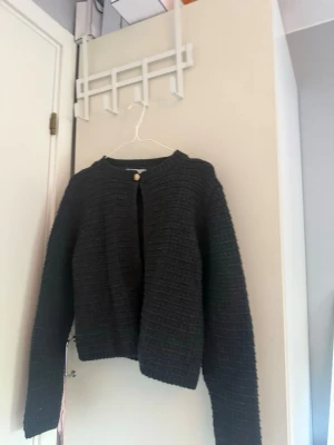 Zara kofta  - Populär kofta från Zara. Slutsåld 