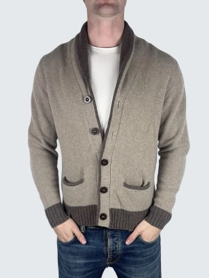 Alan Paine Cardigan - Skick: 8,5/10. | Ingår: endast koftan. | Nypris: +- 3500 SEK. | Modellen är 183 cm och väger 70 kg. Givetvis äkta! Hör av er vid frågor.