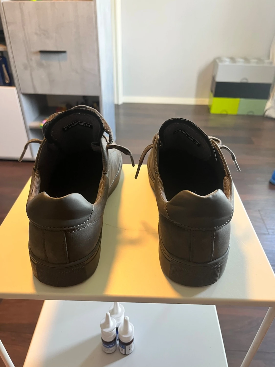 Mörkbruna låga sneakers i mocka - 2