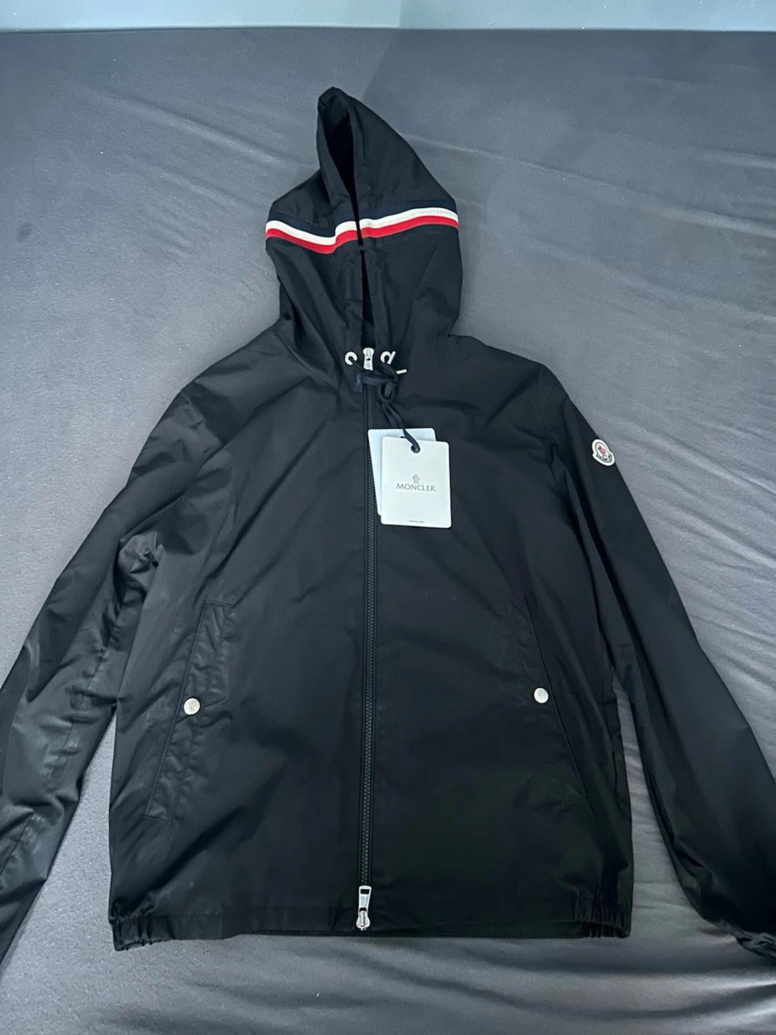 Svart vindjacka från Moncler