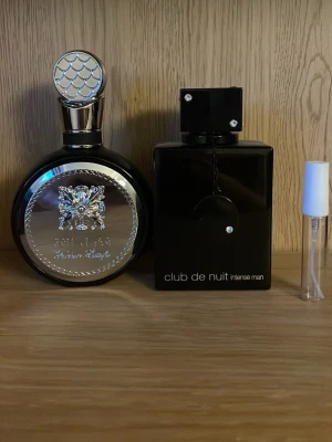 Club de nuit intense man och lattafa fakhar black samples - Säljer parfym sampels i Club de Nuit Intense Man och lattafa fakhar black. Sampelsarna kommer i robusta glas dekanter😁. 3ml= 4kr 5= 55kr mängd rabatt kan diskuteras😁