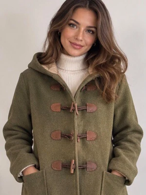 Vintage 100% Pure Wool Duffle Coat – Olive Green – Size L  - Beautiful vintage duffle coat made from 100% pure new wool in a timeless olive green colour.  Classic design with a hood, wooden toggle fastenings with leather details, large front pockets and a light quilted lining.  Warm, substantial and beautifully made – a perfect autumn and winter coat with a timeless heritage / Scandinavian look.  • 100% Pure New Wool • Olive green • Hooded • Wooden toggle closures • Leather details • Large front pockets • Quilted lining • Very good vintage condition  Meas