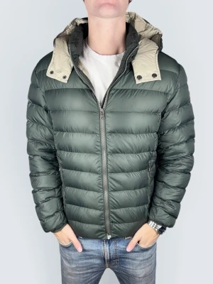Colmar jacka - Storlek: M(50) || Skick: Mycket bra|| Nypris: Ca 5000kr || Följ för liknande produkter 🌊🍾