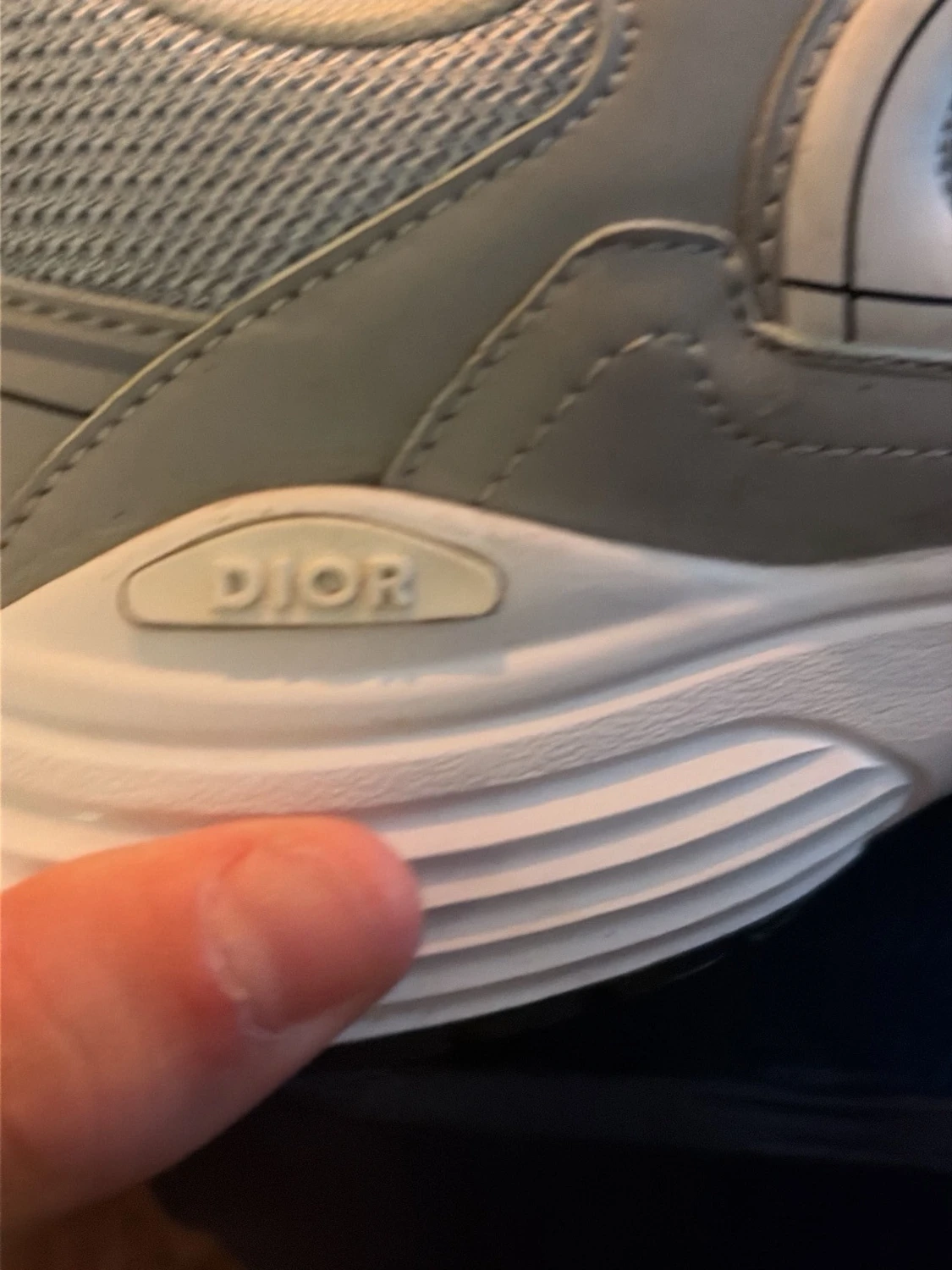 Beige sneakers med mesh och detaljer - 3