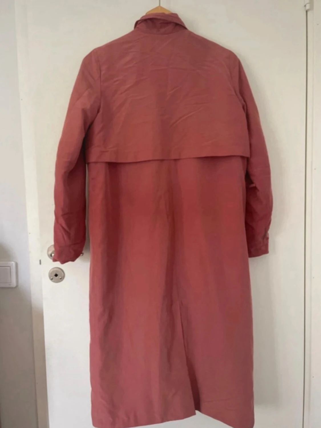 Rosa trenchcoat från Monki - 5