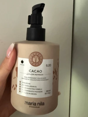 Färginpackning - Färginpackning från Maria Nila i färgen CACAO. Endast testad men fel färg för mig🎀