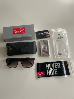 Ray ban boyfriends - Säljer mina sjukt smexiga Ray bans✅ Storlek 60 Allt på bilderna ingår✅ Priset kan diskuteras