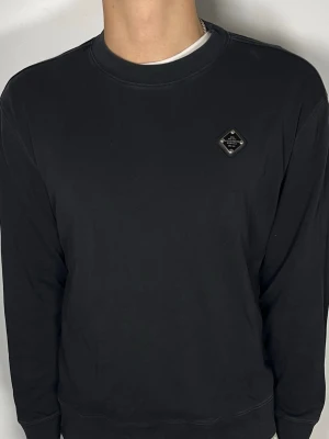 J.Lindeberg tröja - 👕 Plagg: Tröja                                                                 📏 Storlek: S                                                                🏷️ Märke/Modell: J.Lindeberg                                           ✨ Skick: Fint skick                                                        💬 Vid frågor är det bara att skriva!                                                                                          🛍️ Gramenti