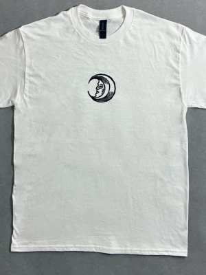 Gubben i månen t shirt  - Mysig gubben i månen t shirt . Helt ny 