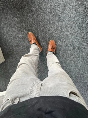 Levis Manchester byxor  - Riktigt snygga slimfit manchesterbyxor från Levis i storlek W30 L32