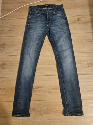 Jack & Jones jeans - Säljer dessa Jack & Jones jeans i storlek 27/30 för 299kr nypris ligger på ca 700kr.