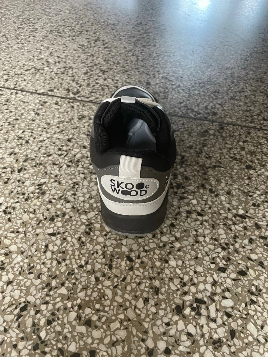 Svarta och grå chunky sneakers - 2