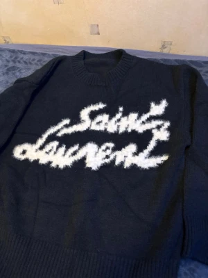 Yves Saint Laurent tröja - Helt ny oanvänd.
