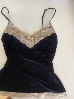 Spetslinne lace trim med rosett Y2k - Superfint linne, passar S-M