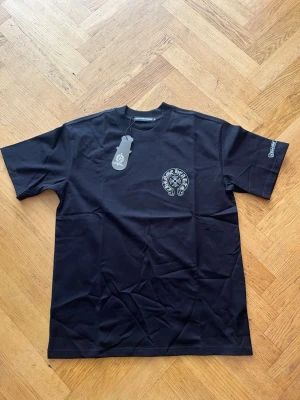 Svart Chrome Hearts t-shirt - Snygg svart t-shirt från Chrome Hearts
