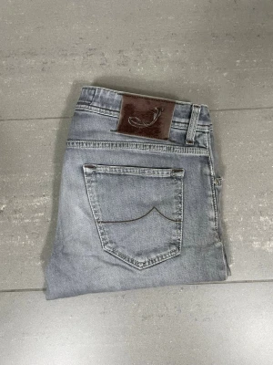 Jacob Cohën Jeans  - Säljer nu dessa Jacob Cohën Jeans, mått ca 44 o 108 cm. skriv för fler bilder/frågor🙌🏼