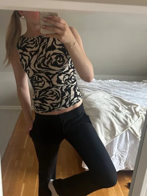 Mönstrad topp  - Superfin mönstrad topp 🥹💞 aldrig använd